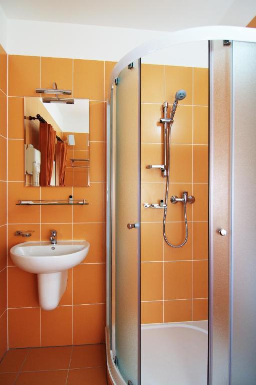 Hotel Pod Sluncem Třebíz Rum bild